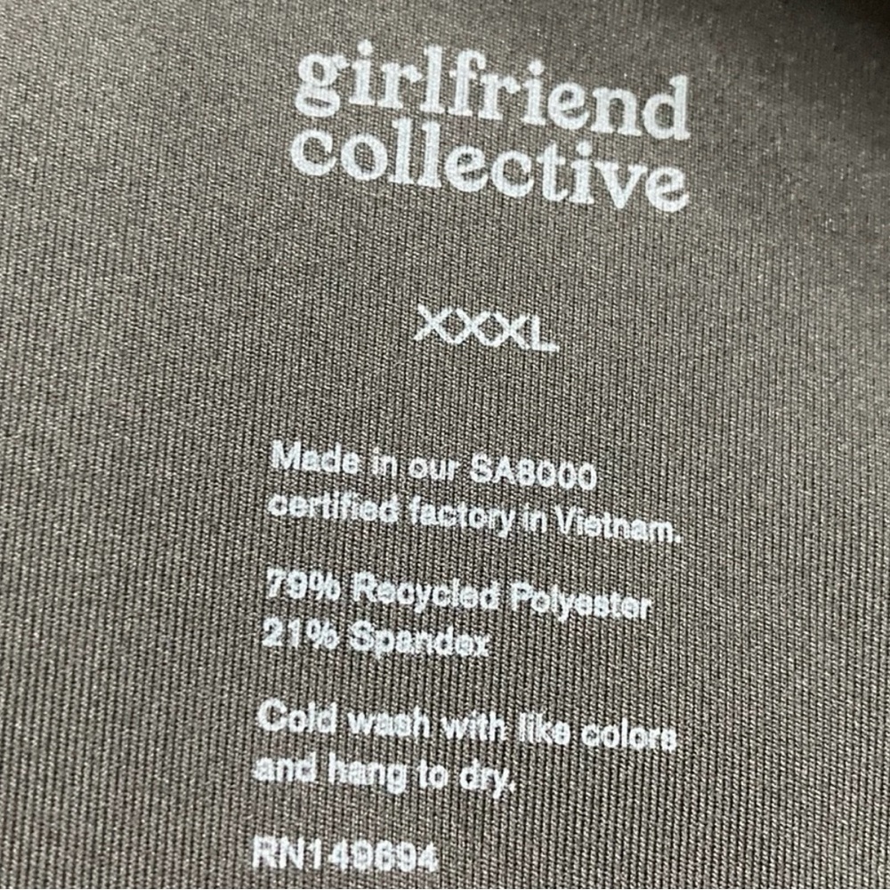 Girlfriend Collective Black Biker Shorts - Picture 3 of 7